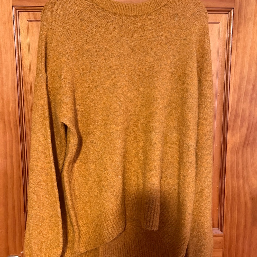 Old Navy Warm Amber Crew Neck Sweater